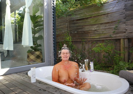 funcoupleforfree pretty actress photo