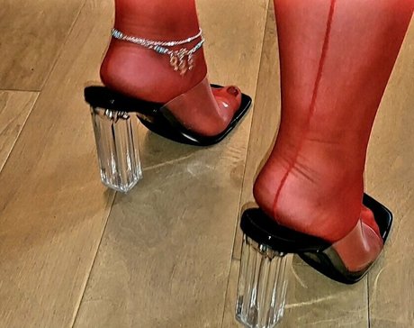 pretty littletoes22 exclusive pornstar photos