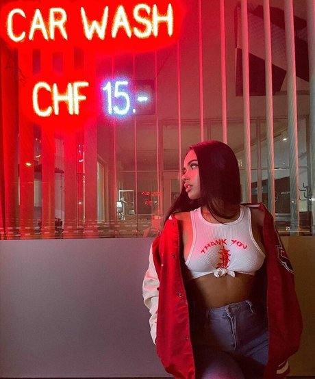 anaa__flri star image