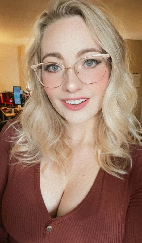 Cannibalqueen hot star pictures