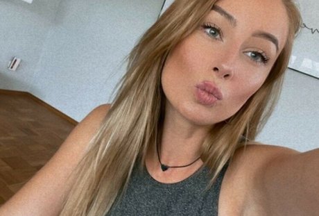 lizzzyfox model exclusive photo