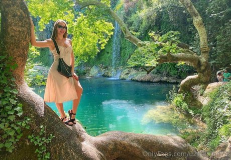 brianna splits erotic actress gallery