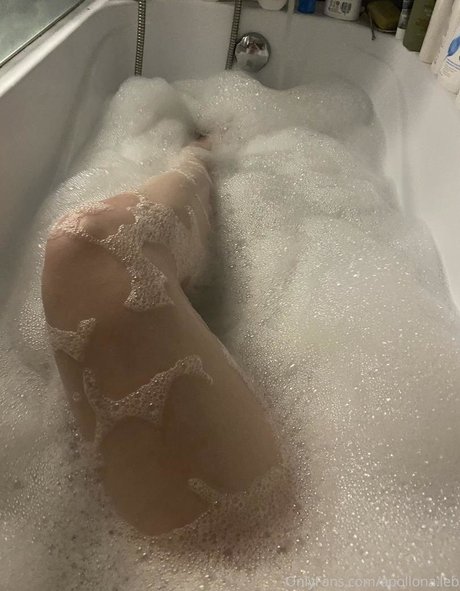 apollona swan pornographic actress img