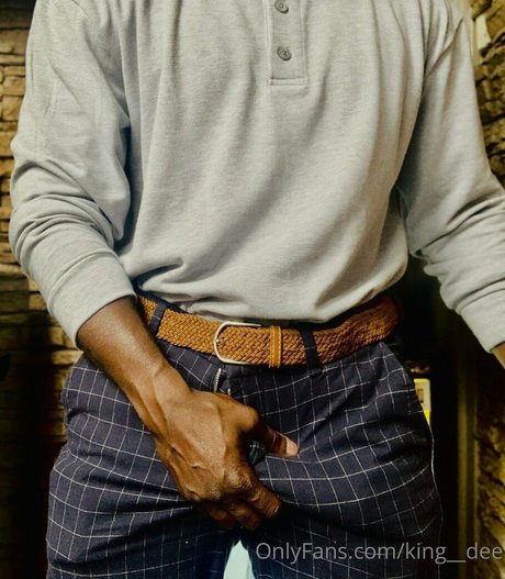 king__dee naked actress pic