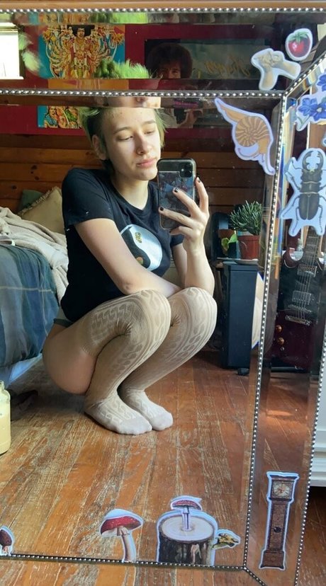 punkfrog nude actress images