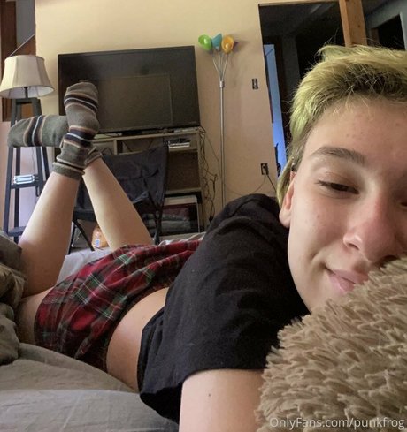 punkfrog model pretty photo