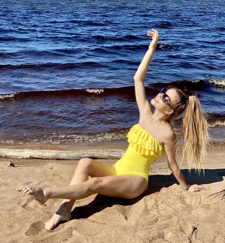 skinny white girl onlyfans adult images