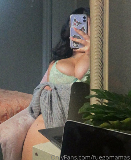 fuegomamas star nude photo