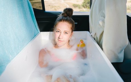 Simone Giertz model best pictures