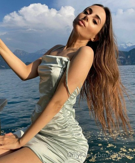 tiffayana adult model pic