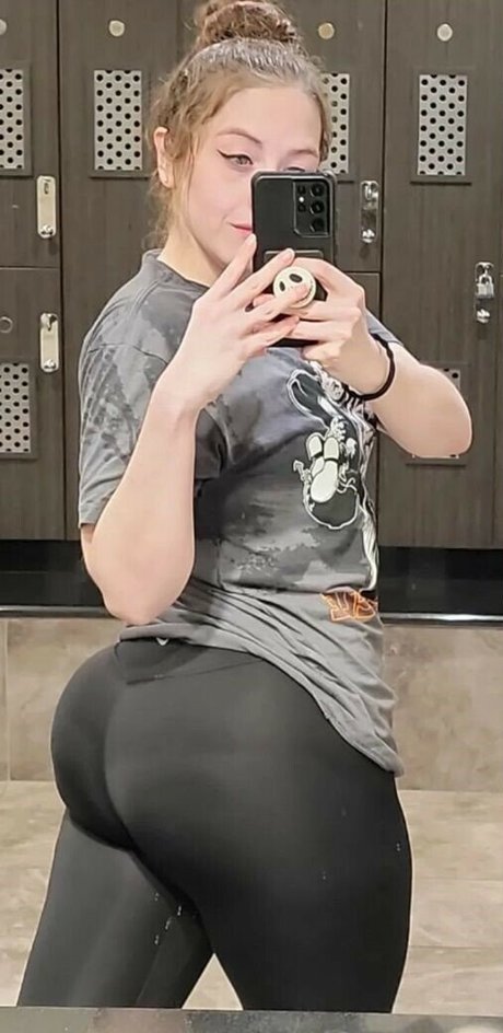 planetfitbritt hot model img