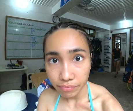 Offlinemandy pornstar hd pics