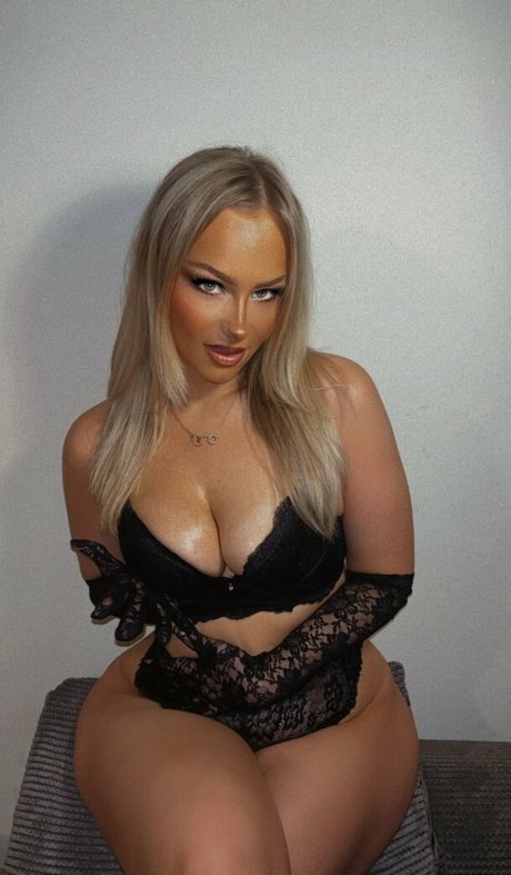 Laceyspanks star pretty picture