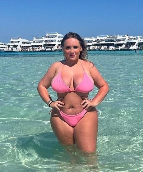 Molly O Shea model pornographic pic