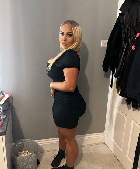 Molly O Shea best model image