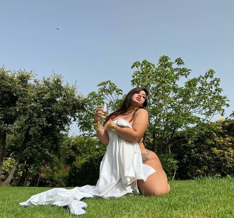 Victorya Addad beautiful model photo