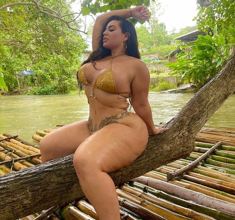 Victorya Addad star pretty photos