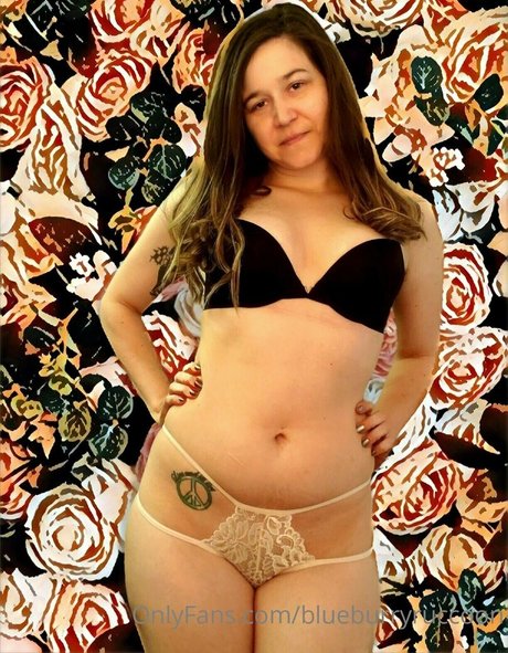 blueburryruccoon nude model pictures