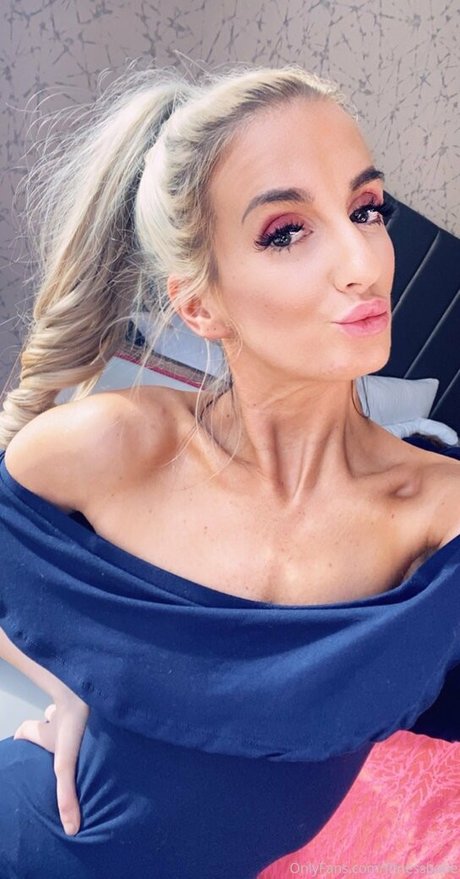 khloeefree actress photos