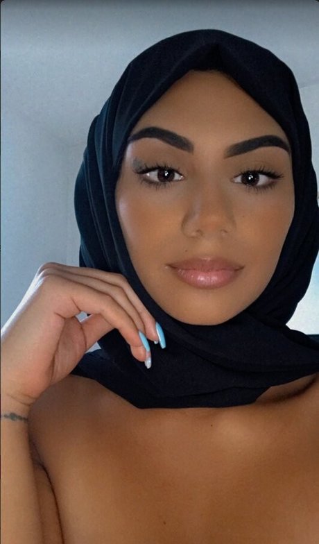 Priya Singh adult model galleries