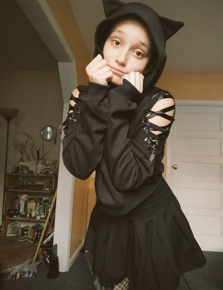 Madelyn sk naked model img