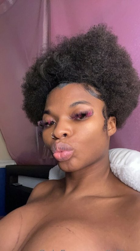 tslikaa star nice picture