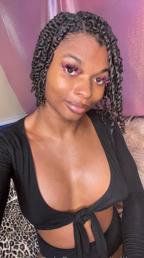 tslikaa art star pics