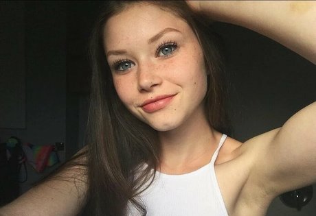 Lily Ana Alexander best actress pics