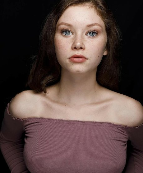 Lily Ana Alexander naked pornstar img