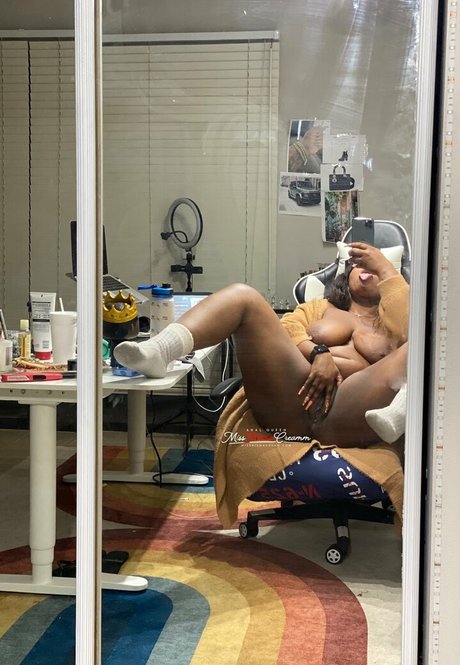 missniemacream star sexy images