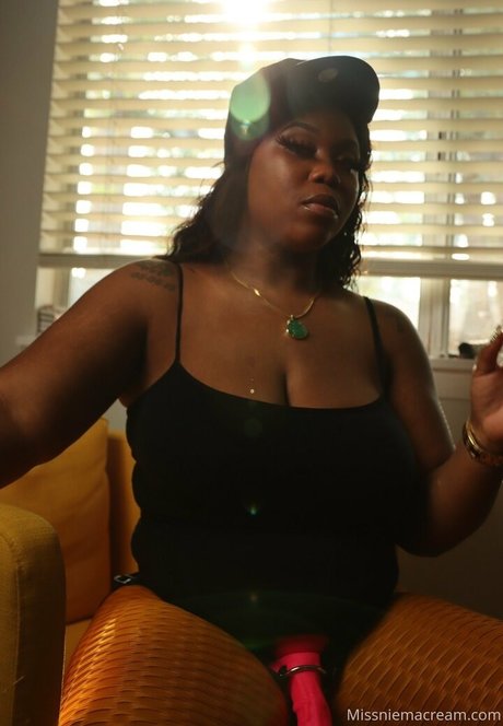 missniemacream star free image