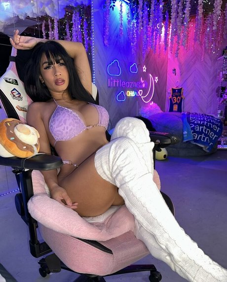 LittleAznChat naked actress pic