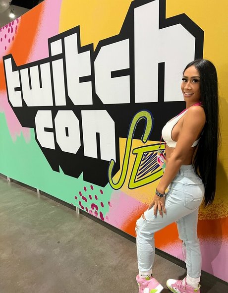 LittleAznChat pornstar sex archive