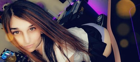 emilyroseiv pornstar pic