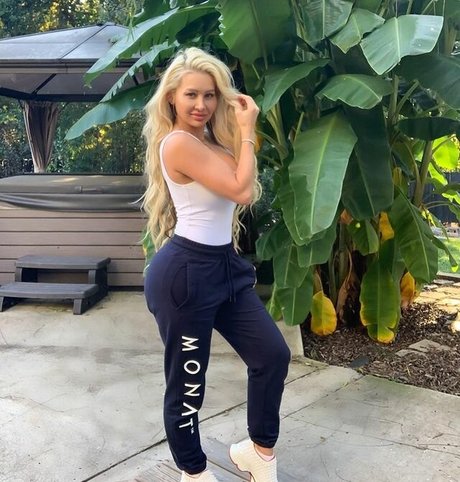 Sarah Oliver best model picture