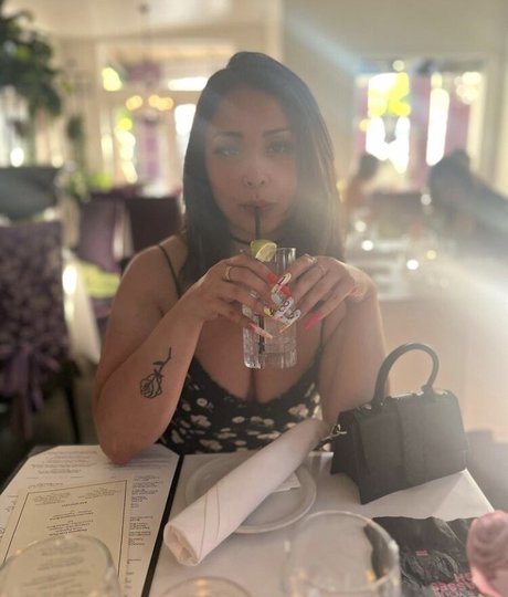 nongmhoe naked pornstar pic