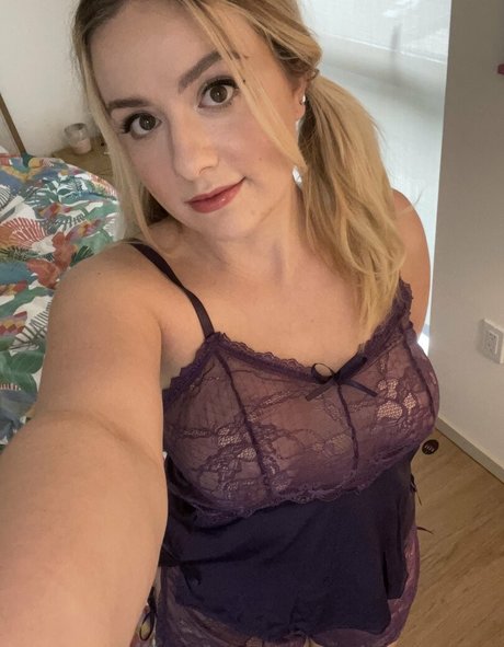 flaurallvip pornographic actress archive