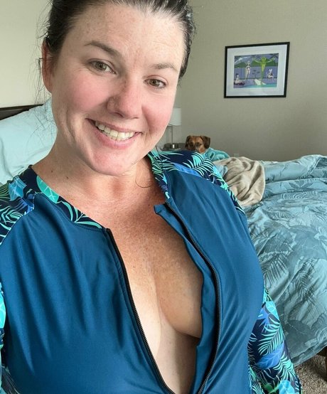 Crystal McBootay star hot image