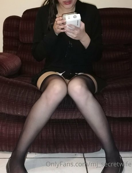 mj secretwife sexy model img