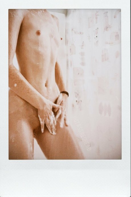 hotassredhead model erotic picture