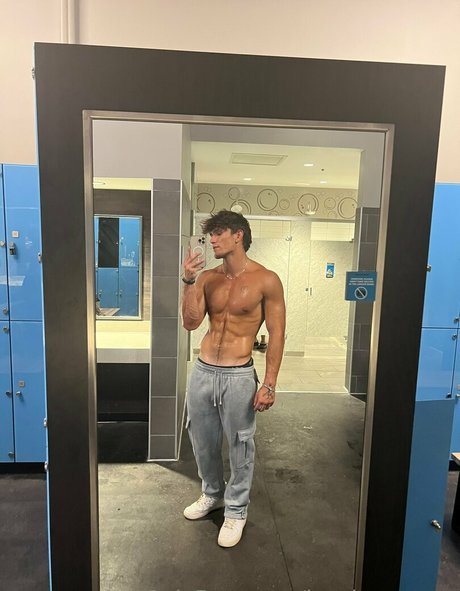 jacobsavagee nude model pictures