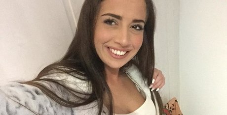 lara lee sexy pornstar pic