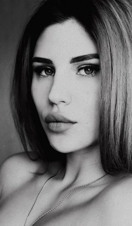 sasha unic beautiful actress img