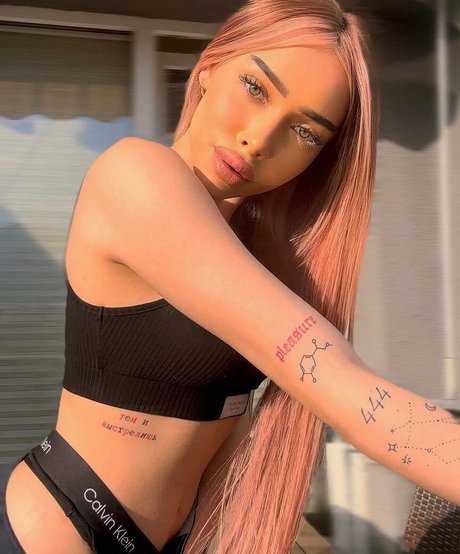 Emona pornstar naked photo