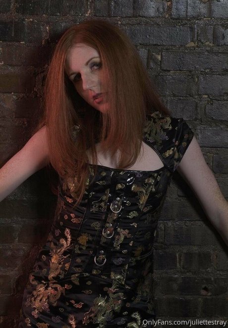 juliettestray star top img