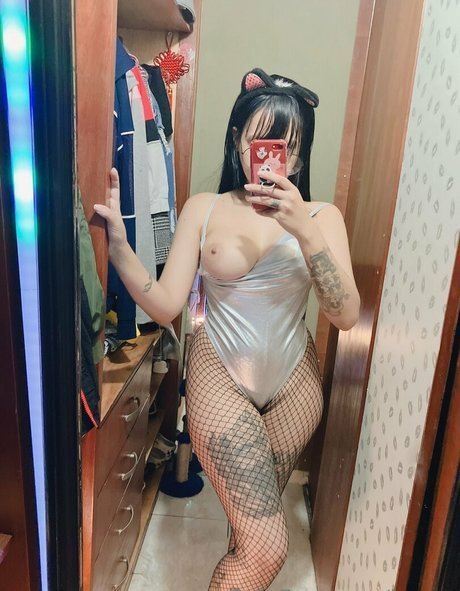 qemasylavez1qy2 naked pornstar image