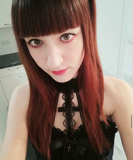 ManaRuka star sexy pictures