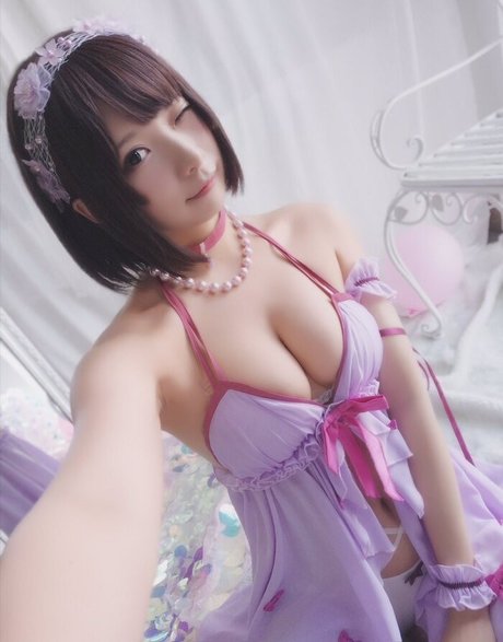 SeeU Cosplay star art photos