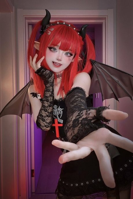 SeeU Cosplay pornstar beautiful pics