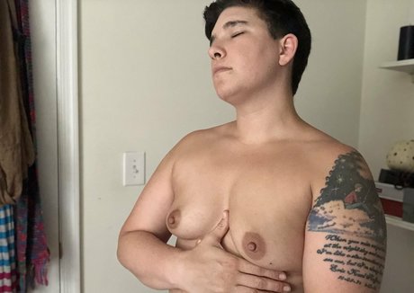 butchdaddypump sex model photo
